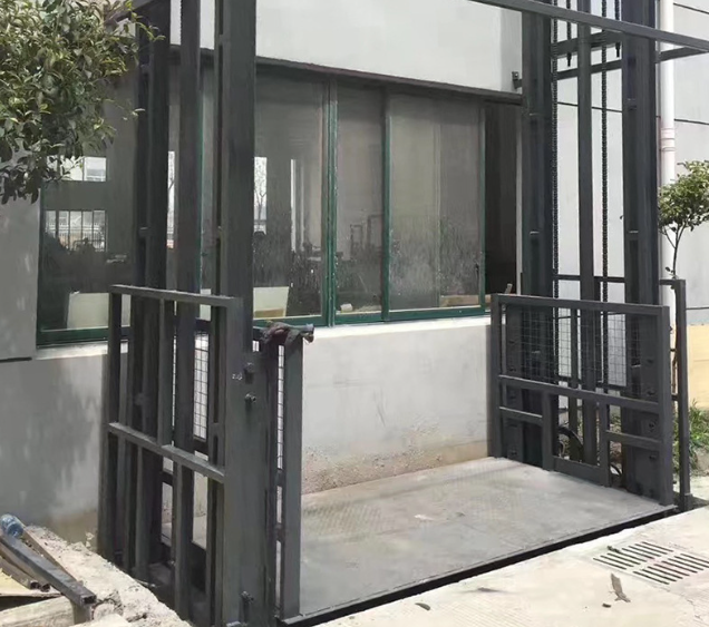 铁岭导轨式施工升降机助力民生工程提速增效